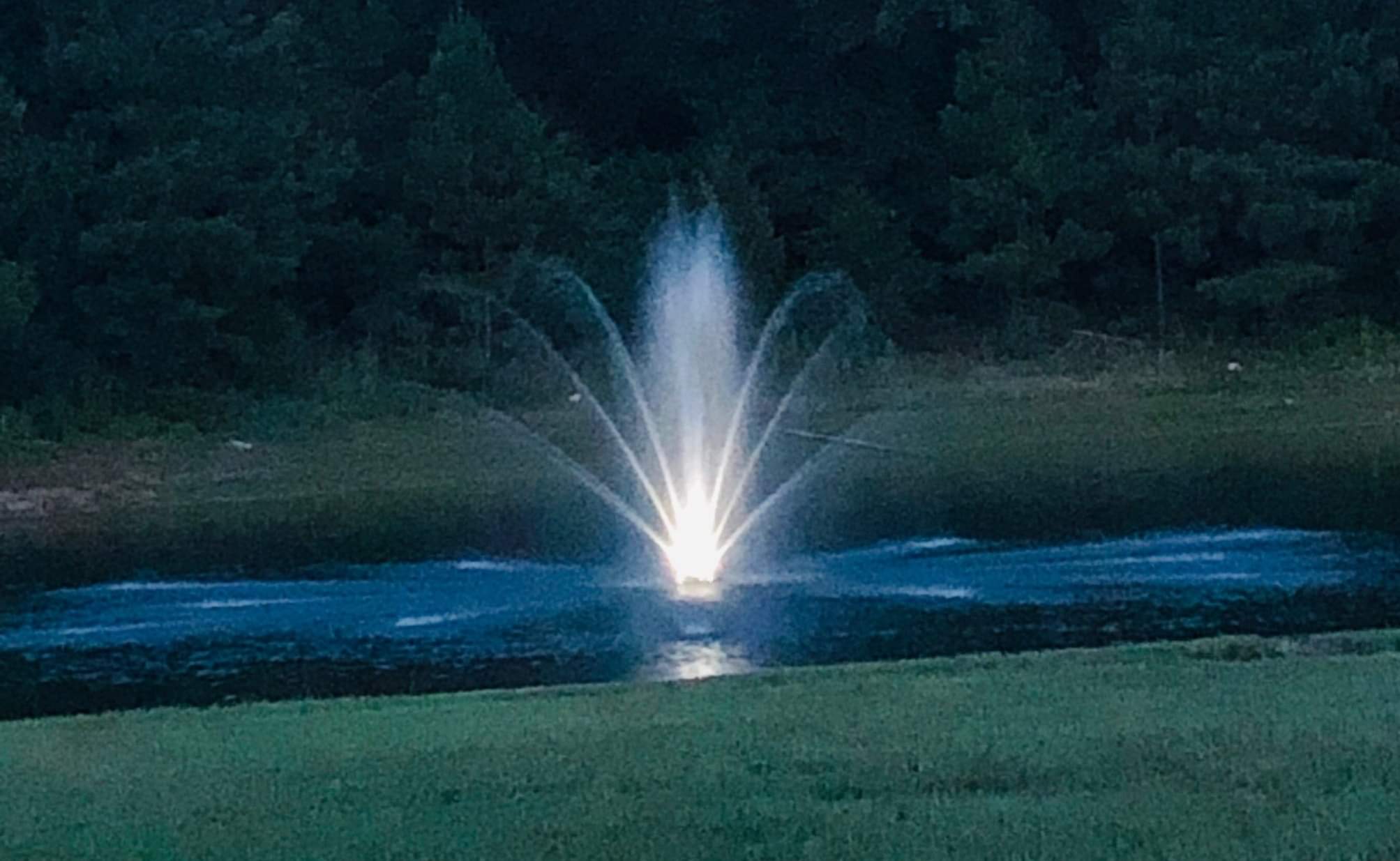 Vanguard Charm Series Lake Fountain